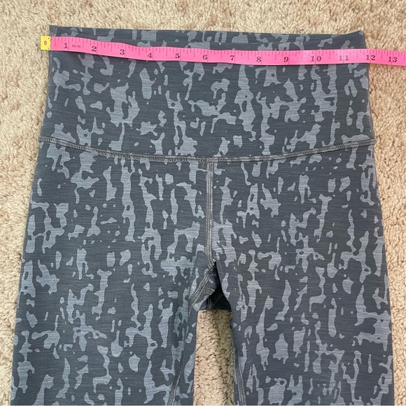 Lululemon Wunder Train High-Rise Crop 21" Print Gray Legging Size 6, W6BF5S - Picture 10 of 14